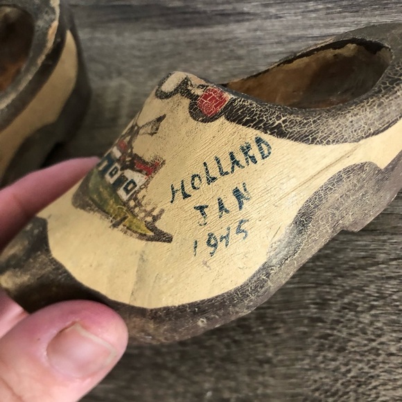 Vtg 1945 Hand Crafted Pair of Wooden Clogs - Picture 7 of 14